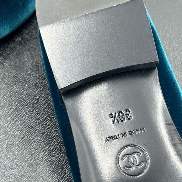 Women’s Chanel velvet ballet flats size 36.5 made in Italy - Picture 11 of 11